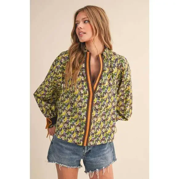 CONTRAST NECKLINE SMOCKED PUFF SLEEVE TOP - Picture 3 of 7